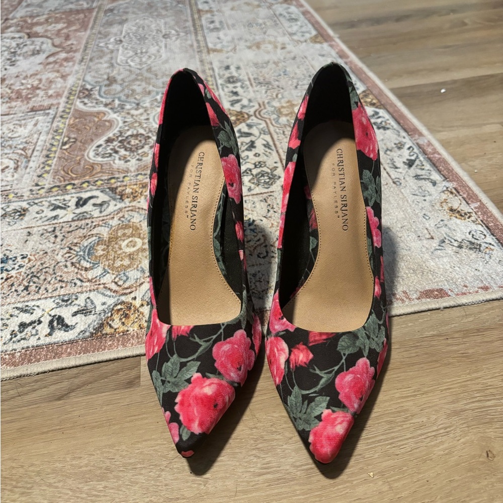 Women’s heels size 8